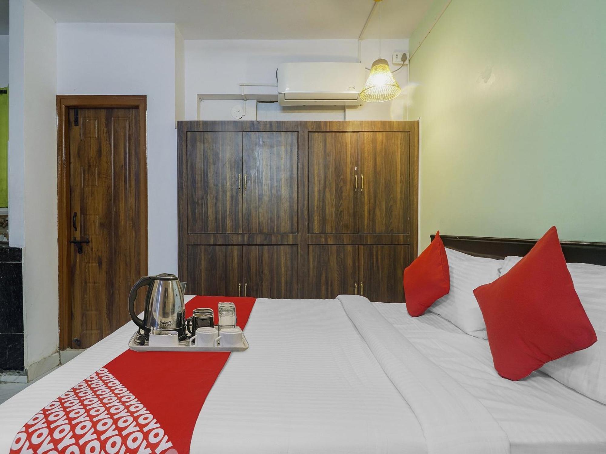 Hotel O Broholic Hotels Near Botanical Garden Хайдарабад Экстерьер фото